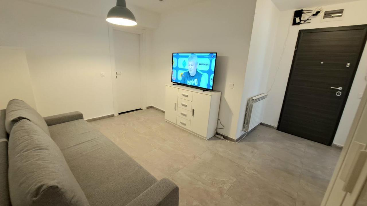 Ris Studio Dublu Universitate, Centrul Vechi Bukarest Eksteriør billede